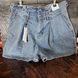 NWT Topshop Paperbag Pleated High Waisted Light Wash Denim Shorts Sz 12